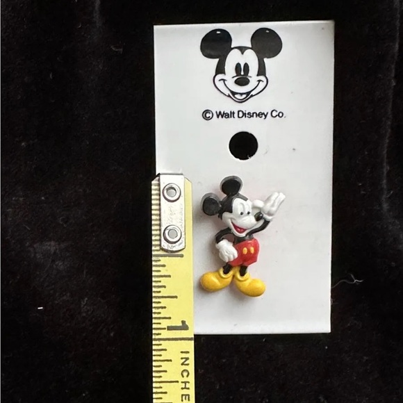 VINTAGE 1980s WALT DISNEY WORLD Mickey Mouse RESIN PLASTIC LAPEL PIN TIE TACK - Picture 3 of 3